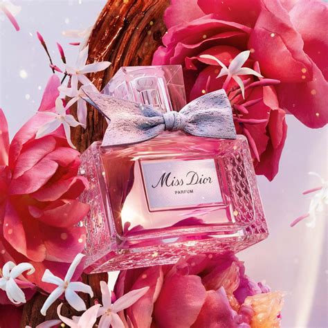 nieuwe geur dior vrouwen|NIEUW: Miss Dior Eau de Parfum, de frisse en bloemige geur.